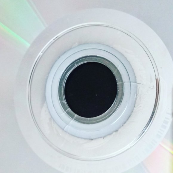 Giorgio Armani 2010 Fashion Lookbook - Picture 7 of 9